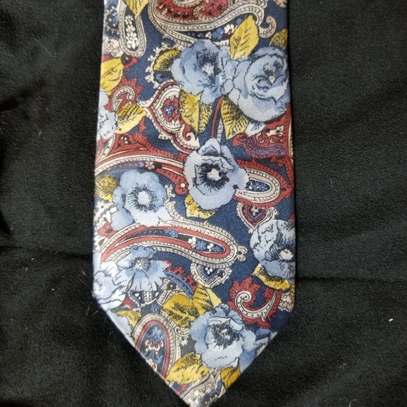 Scipio Other - Men's Tie Floral and Paisley Collaged Print